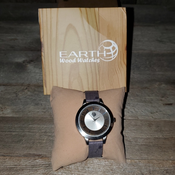 Earth Wood Autumn Watch - Picture 3 of 5